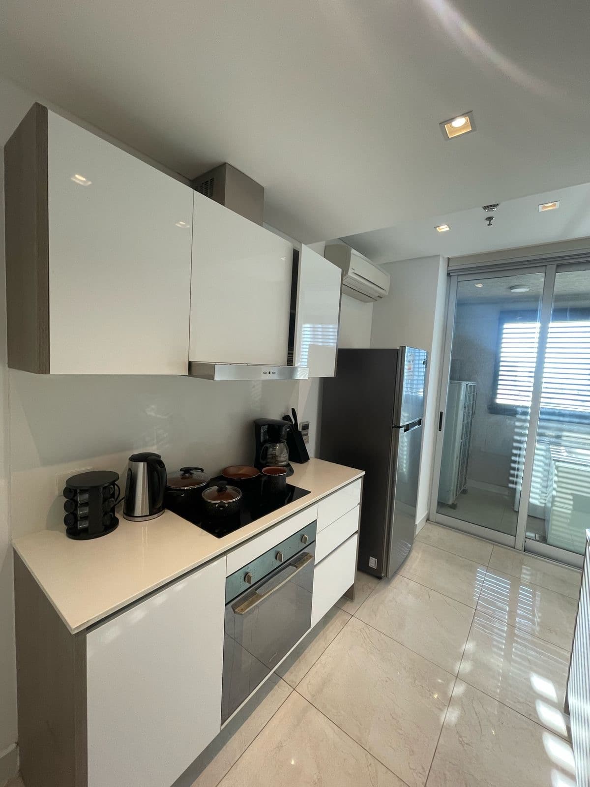 Edificio eminent departamento de 3 dormitorios semi amoblado con 2 cocheras, foto 4
