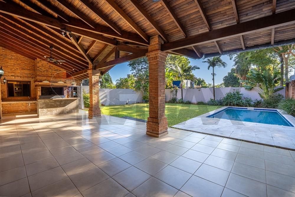 Residencia de 4 dormitorios en Las Lomas, foto 4