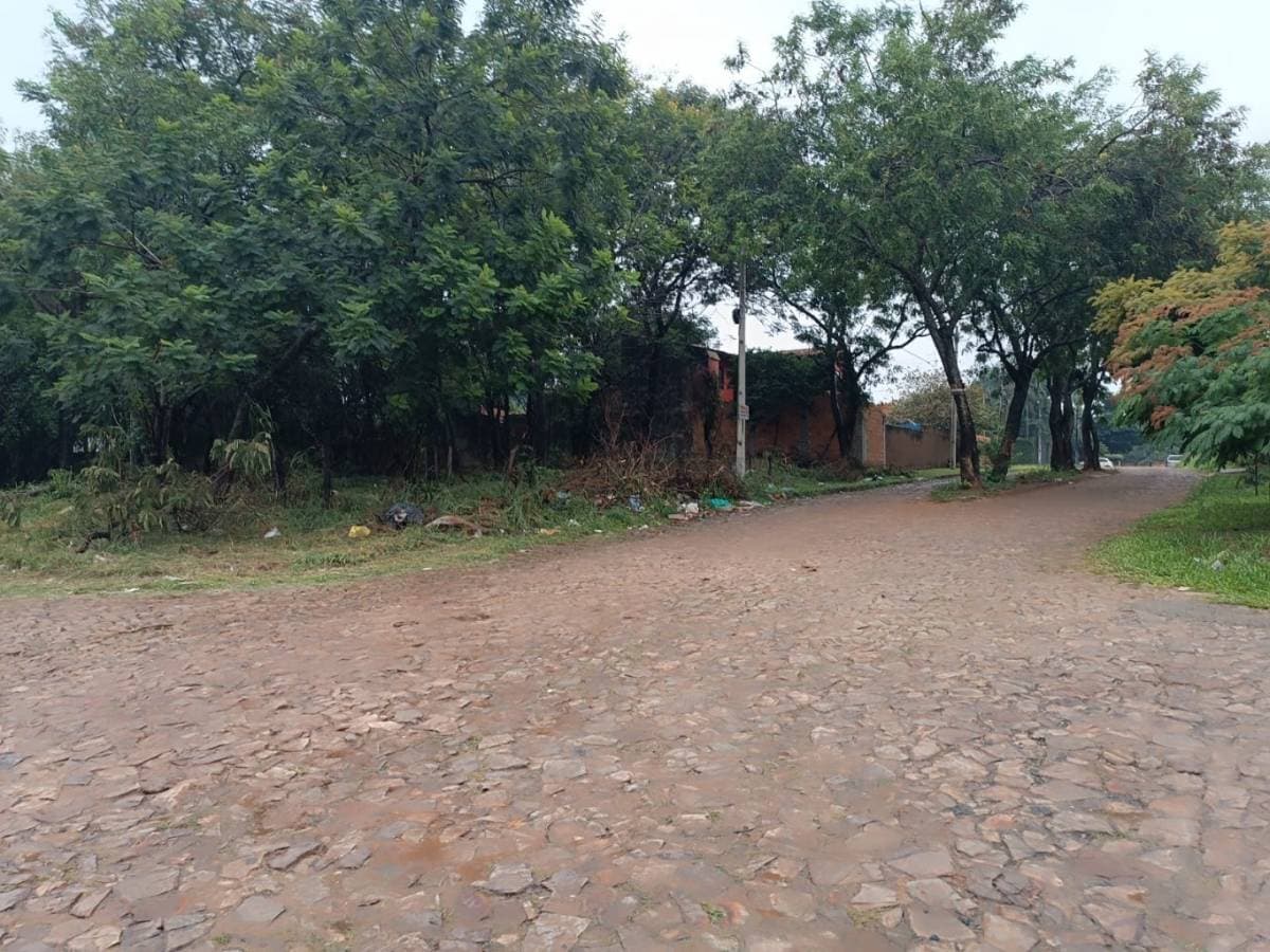 Vendo terreno en esquina en Luque - Tercer Barrio