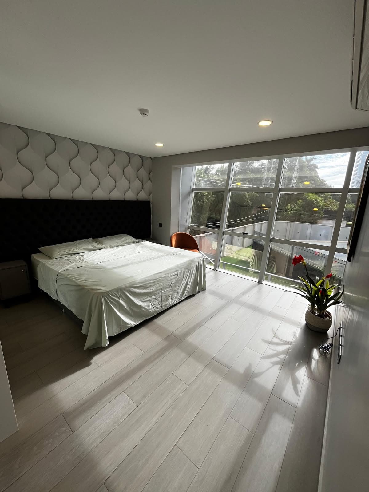 o VENTA de departamento de DOS dormitorios EN SUITE barrio mbrurucuya, foto 2