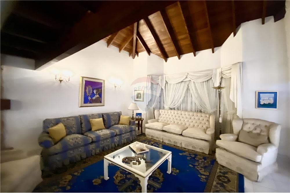 EN VENTA amplia residencia en Luque sobre Av. Gral. Aquino, foto 5