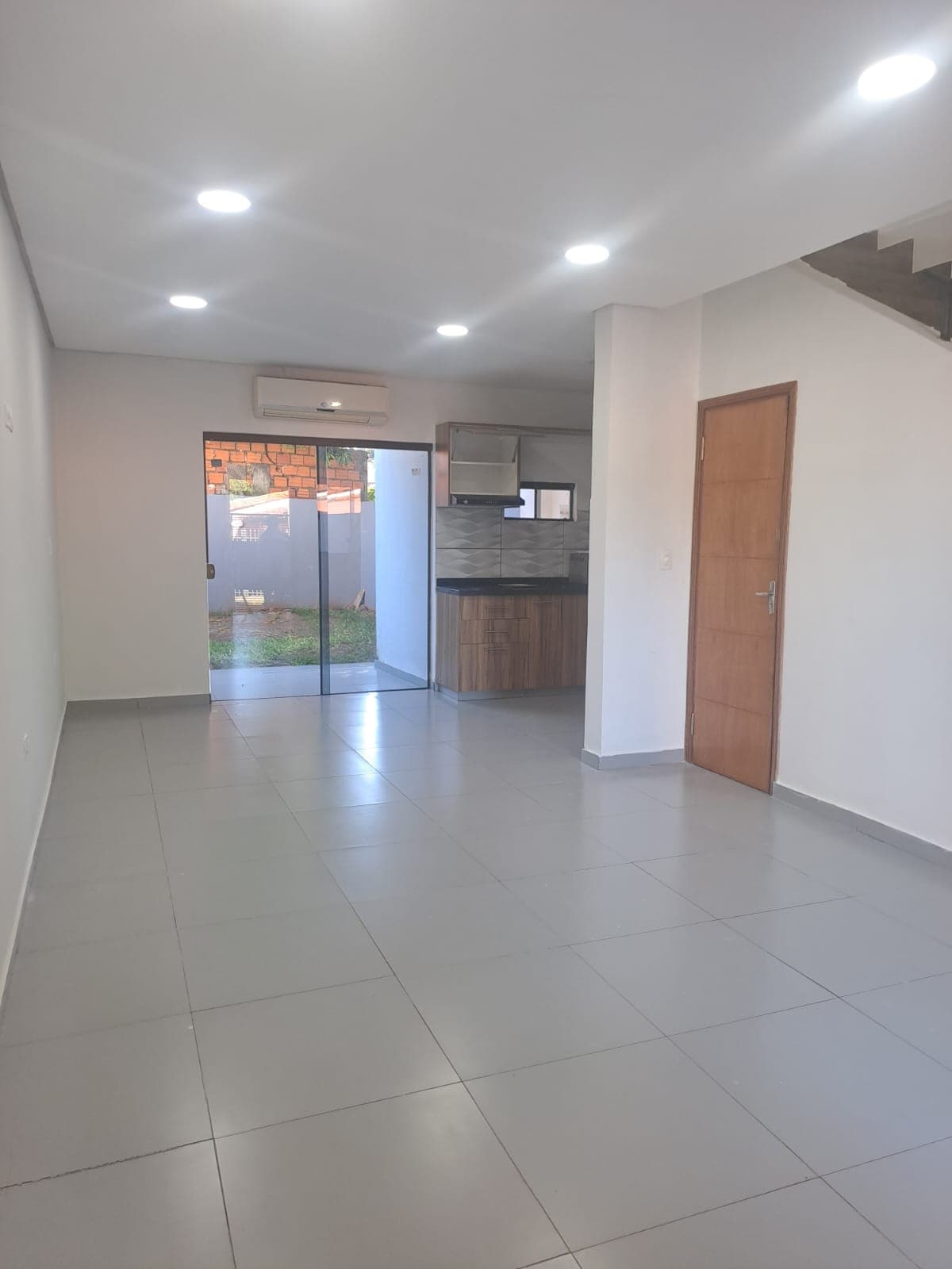 Dúplex en alquiler – San Lorenzo, foto 2