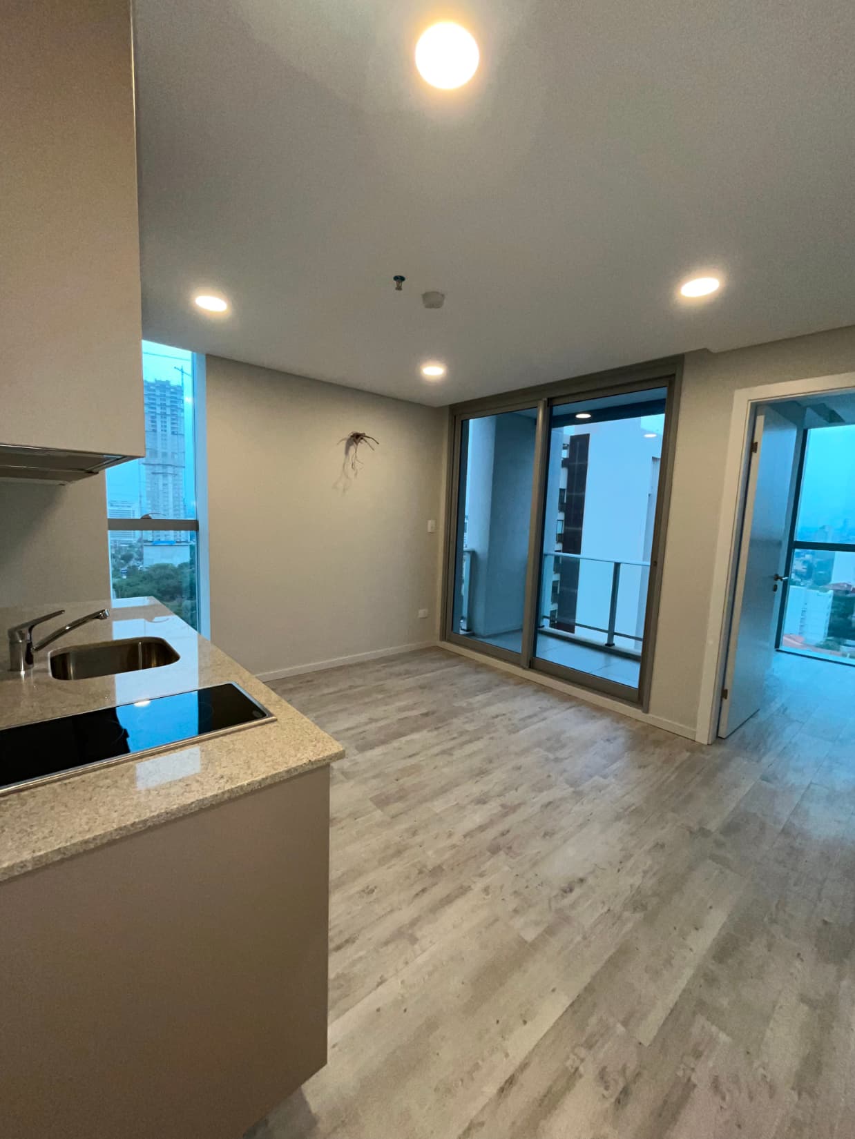 Vendo Departamento De 1 Dormitorio En Carmelitas A Cuadras Del Shopping Del Sol