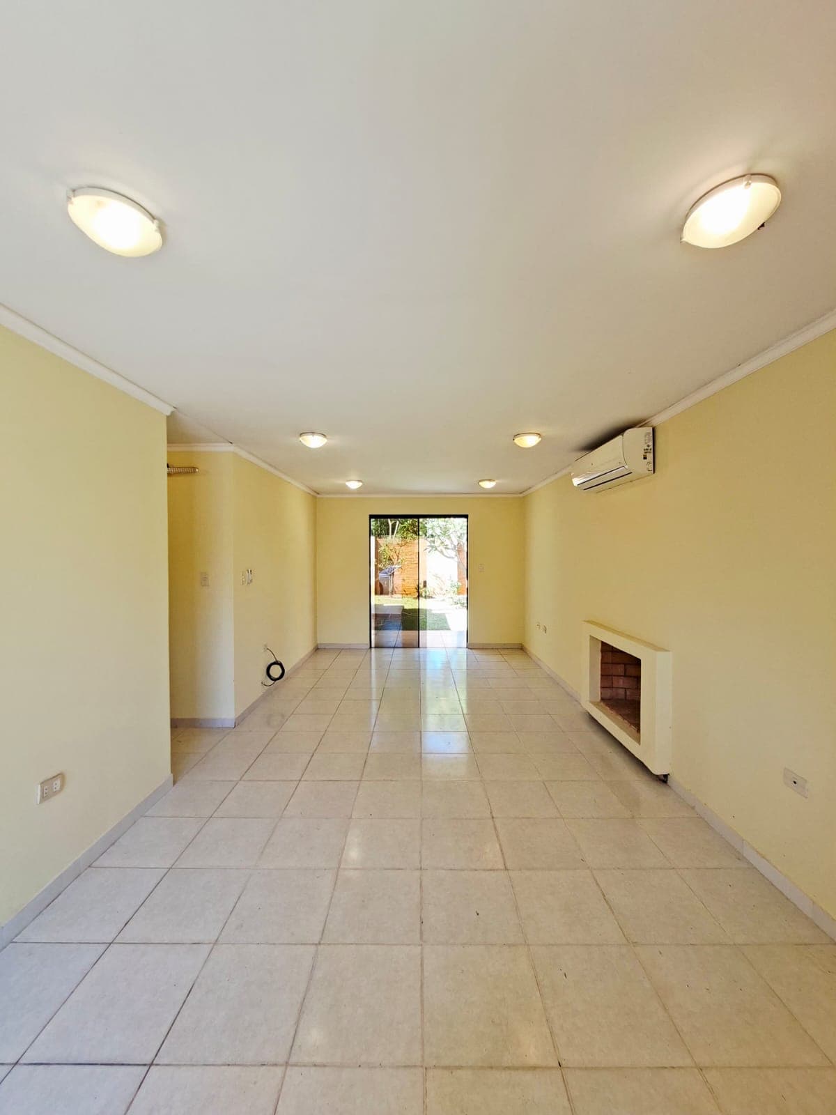 Casa En Venta En Condominio De 3 Hab, Luque Zona Conmebol — foto 2