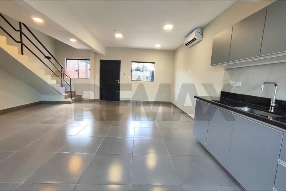 Duplex con amplio patio - Luque, foto 5