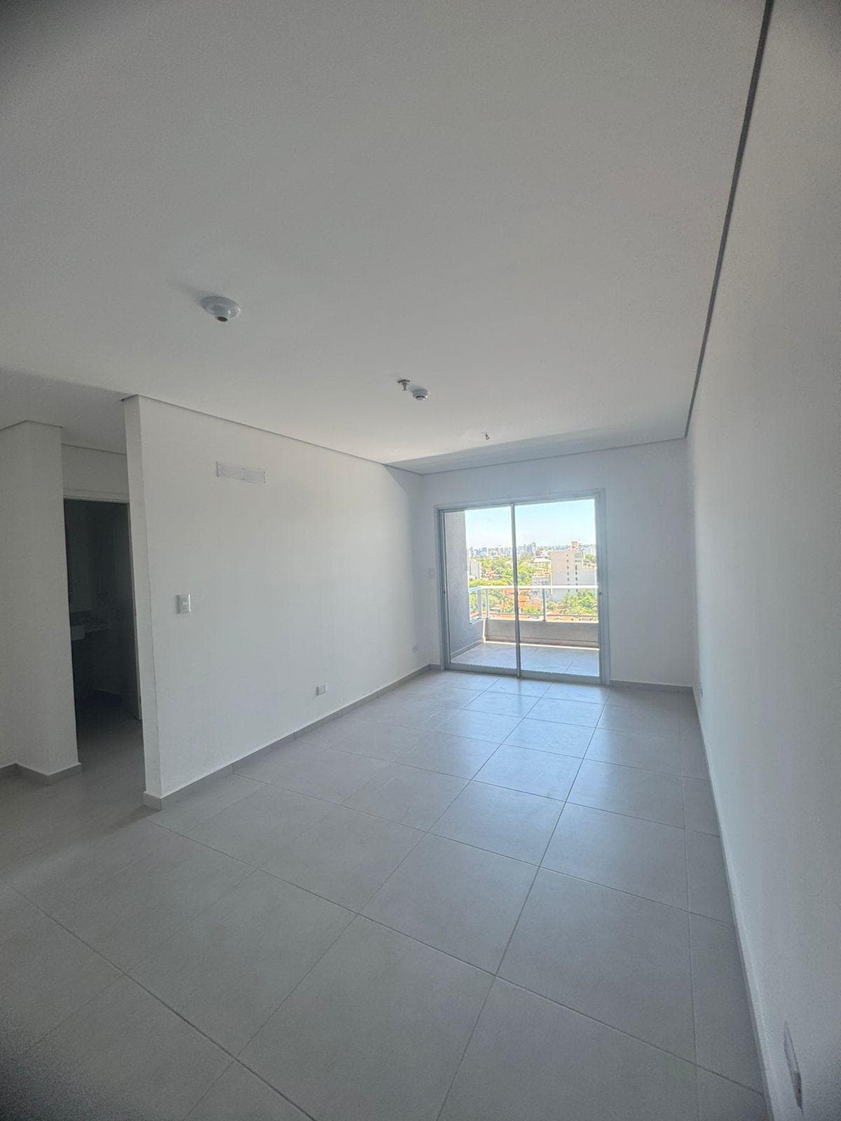 Alquilo departamento de 2 dorm en zona Las Lomas