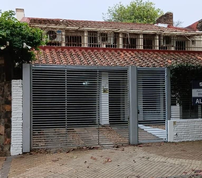 Amplia casa en alquiler en zona Barrio Jara, foto 1