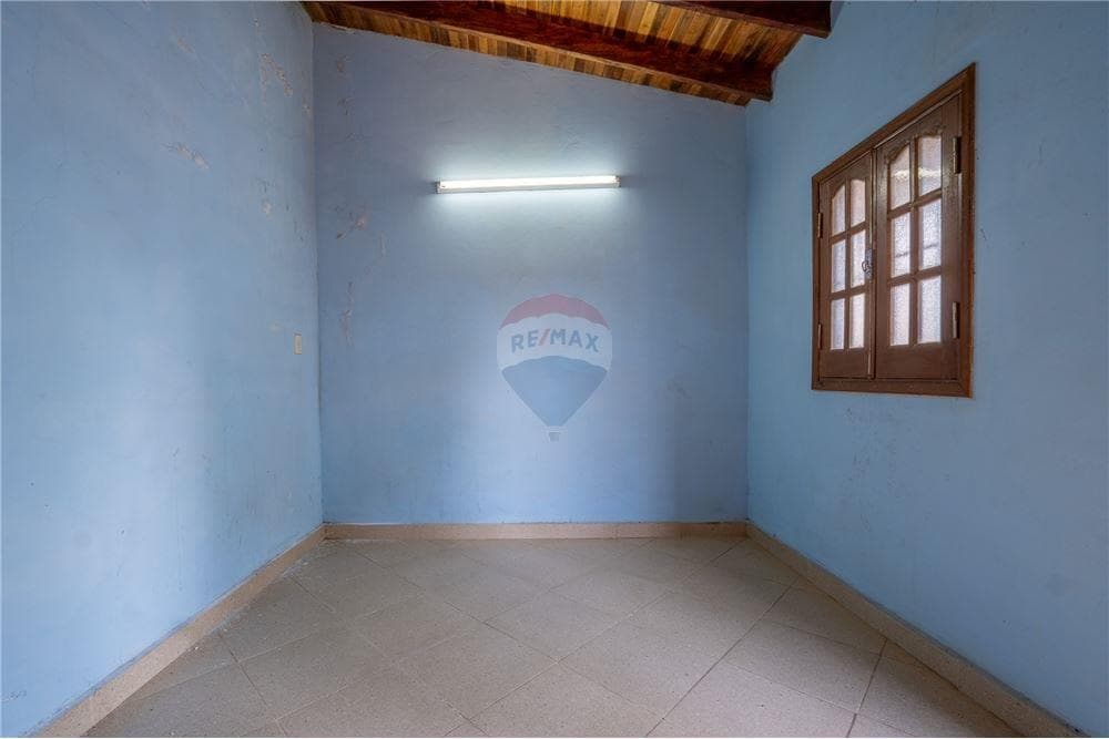 Casa en esquina con salón comercial en Villa Elisa, foto 4