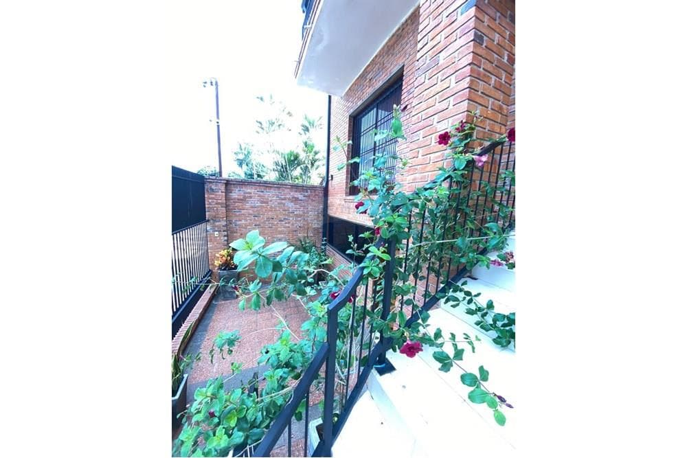 Casa - Venta - Paraguay Asunción Los Laureles, foto 3