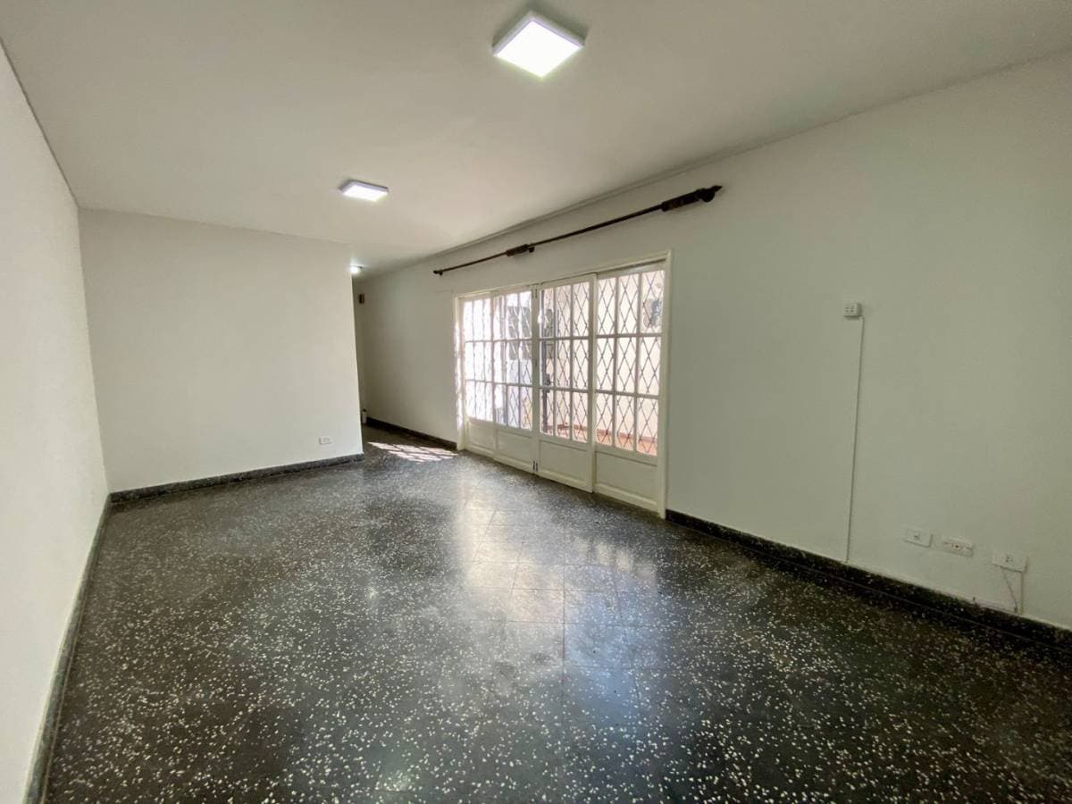 Se alquila amplia casa para uso comercial o residencial, foto 5