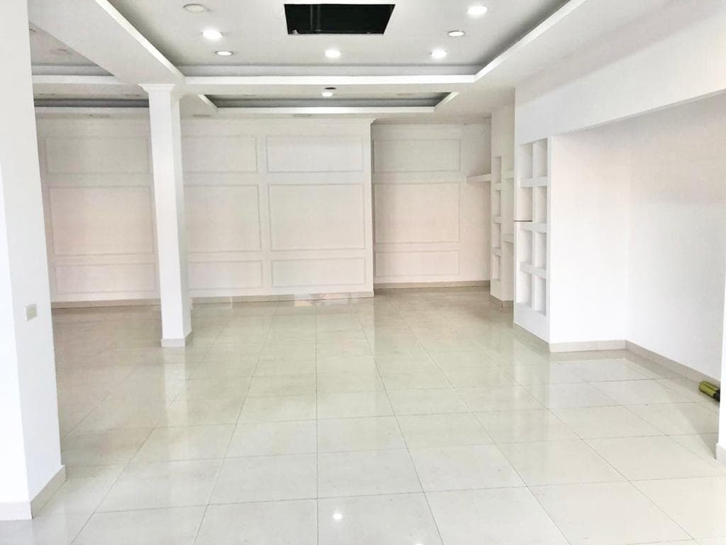 En Alquiler Showroom/Salon Comercial/Oficina sobre Ruta 2 - San Lorenzo A146, foto 4