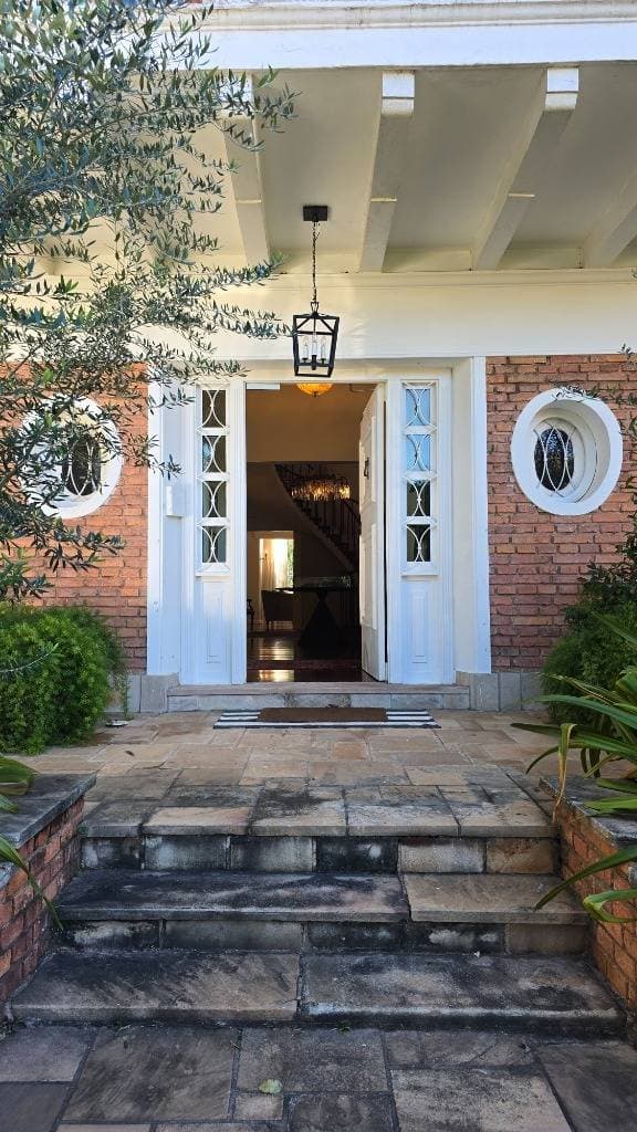 En venta elegante residencia en el barrio Las Mercedes, foto 2