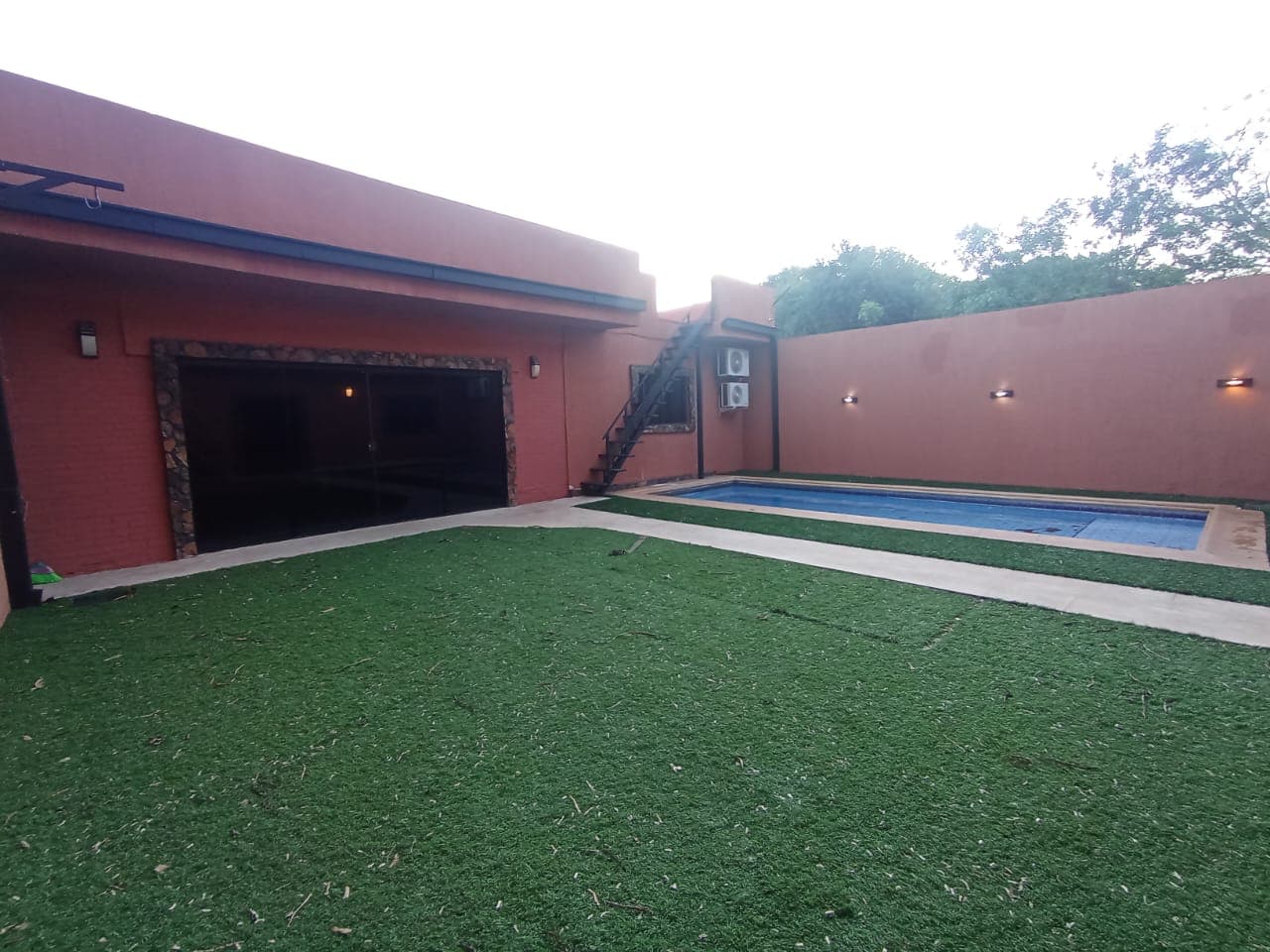 De residencia con piscina en Lambaré, foto 4