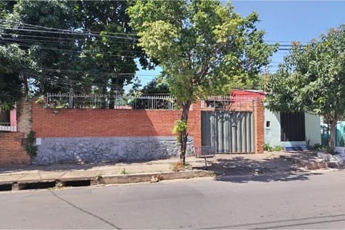 Terreno en Barrio Pettirossi