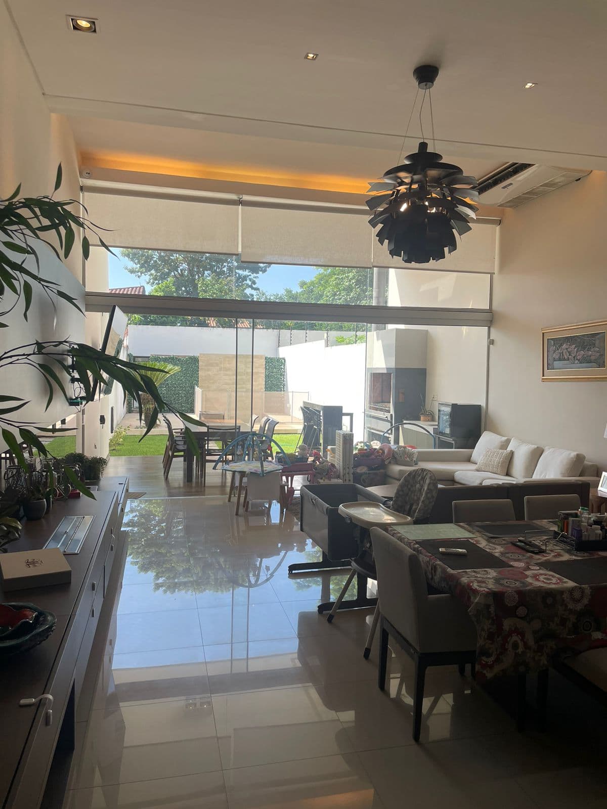 Casa pareada en alquiler - estilo minimalista — foto 2
