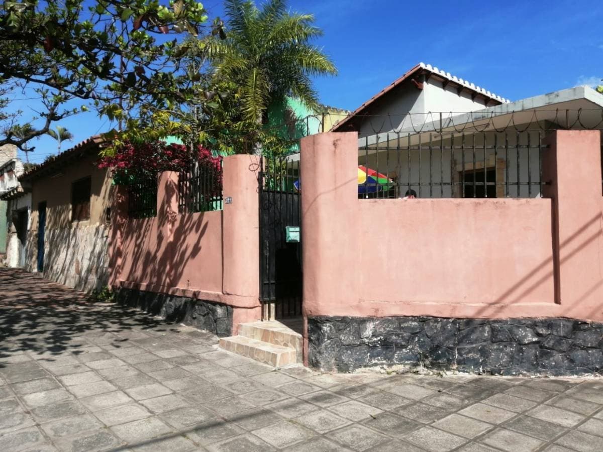 Vendo casa en barrio obrero