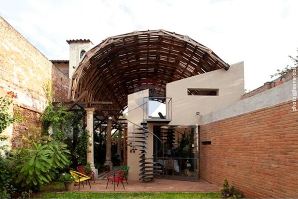 Casa de diseño – barrio ciudad nueva