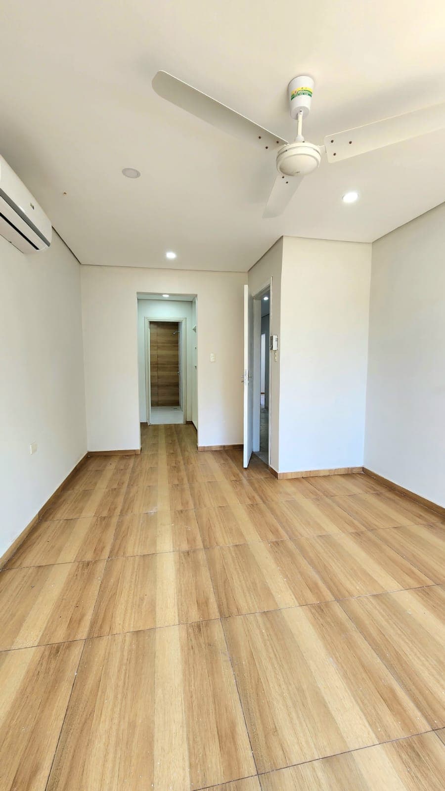 Duplex zona ingavi Fernando de la Mora zona norte, foto 3