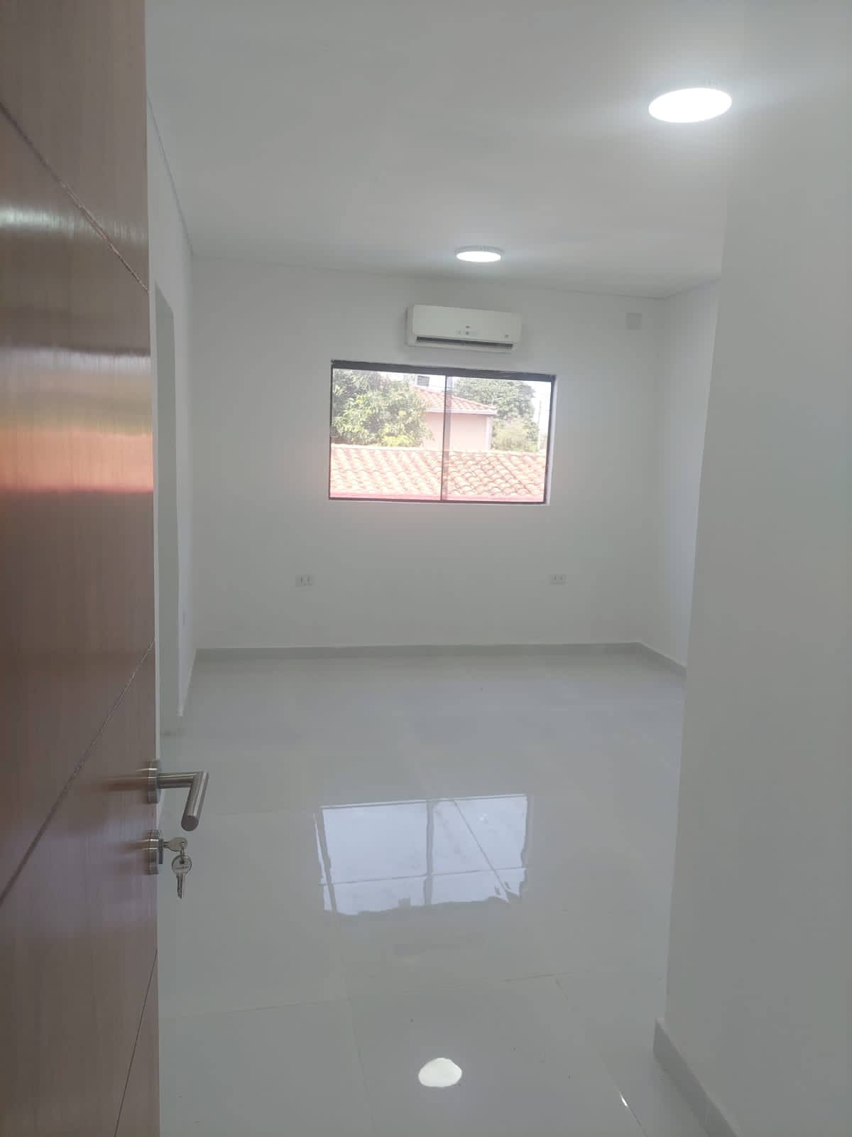 *alquilo duplex dos dormitorios nuevo en barrio panambireta, Lambaré*, foto 4