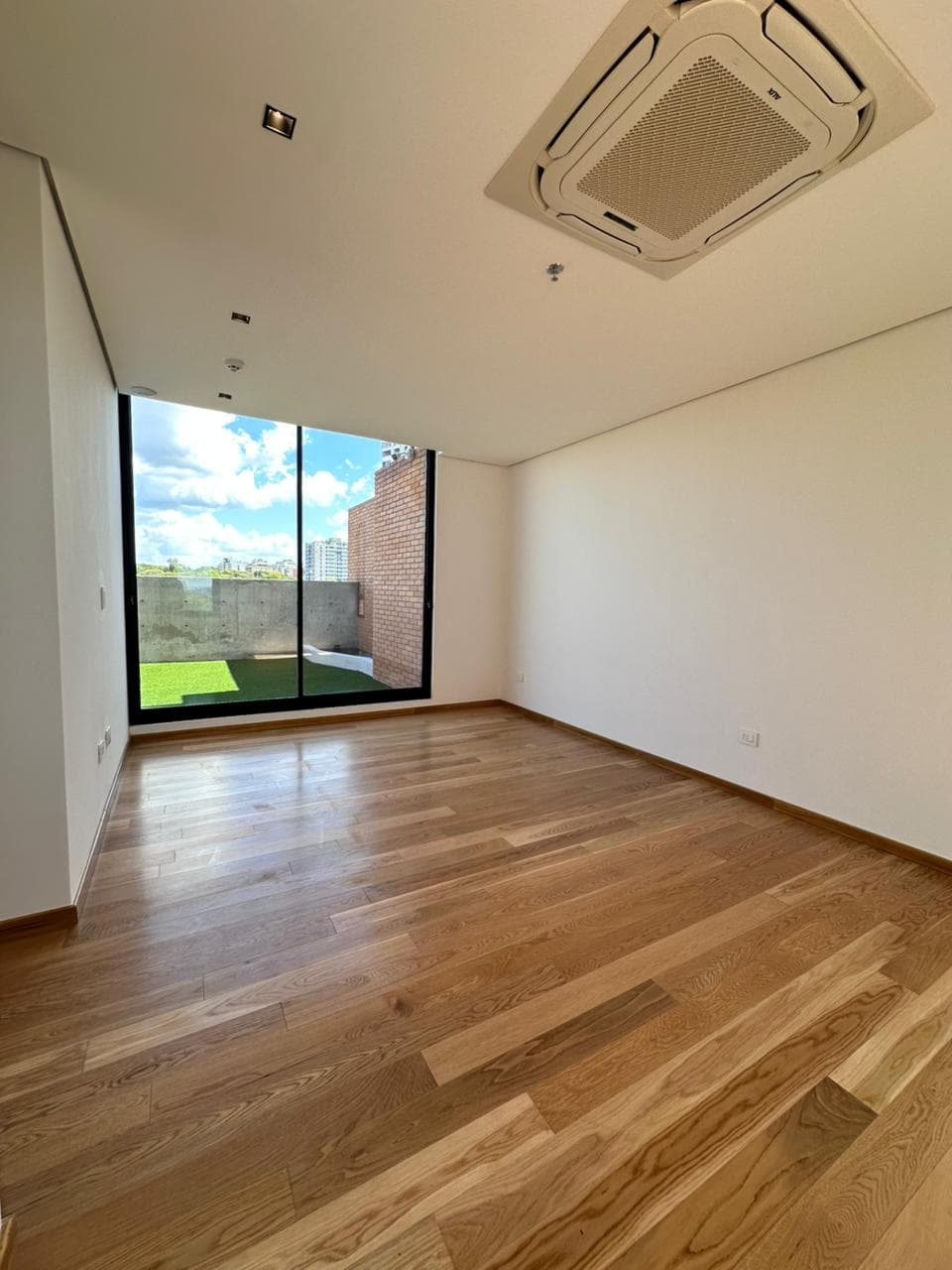 En alquiler penthouse de lujo en barrio mariscal lopez — foto 5