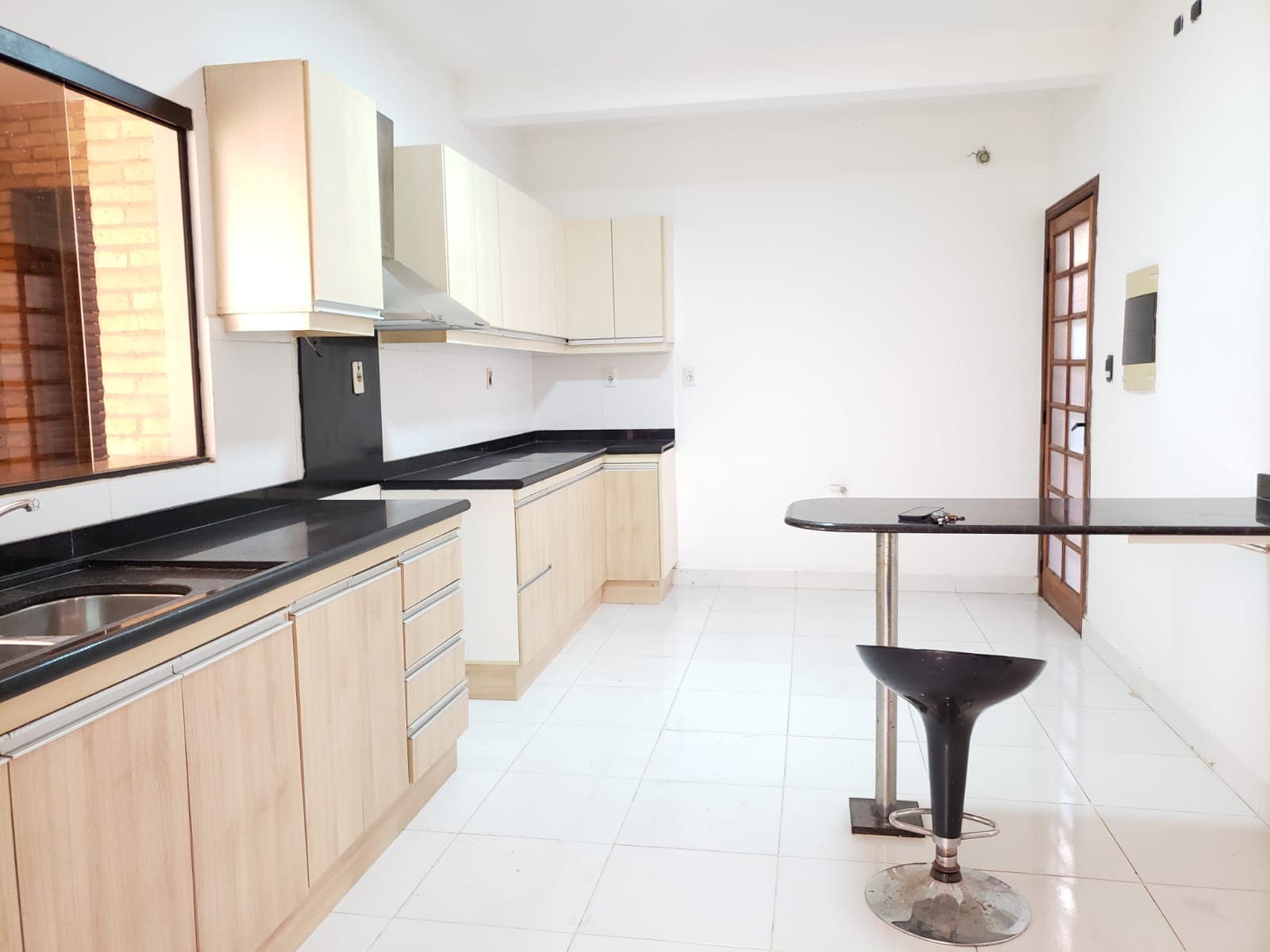 Muy Linda Casa En Barrio Cerrado Zona Aeropuerto ! — foto 4