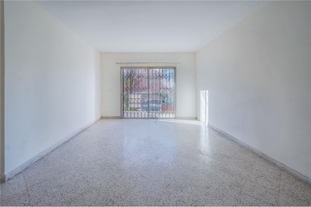 En venta departamento en edificio internacional, foto 2
