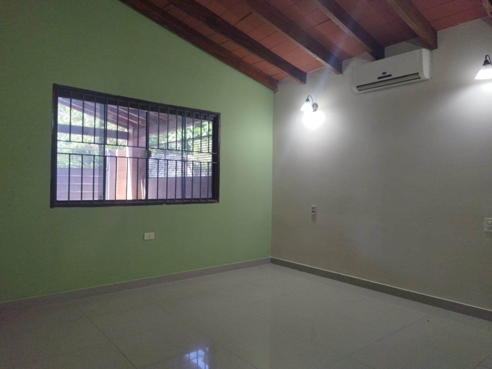Vivienda en Ñemby Barrio Mbocayaty, foto 5