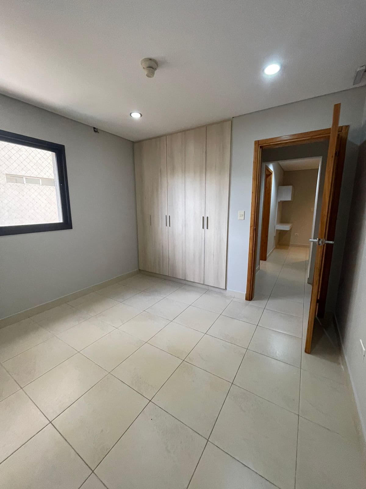 gran departamento de 3 habitaciones en suite, barrio Las Mercedes, foto 4
