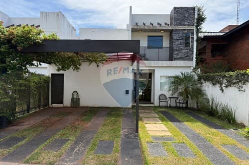 Vendo duplex amoblado en Luque