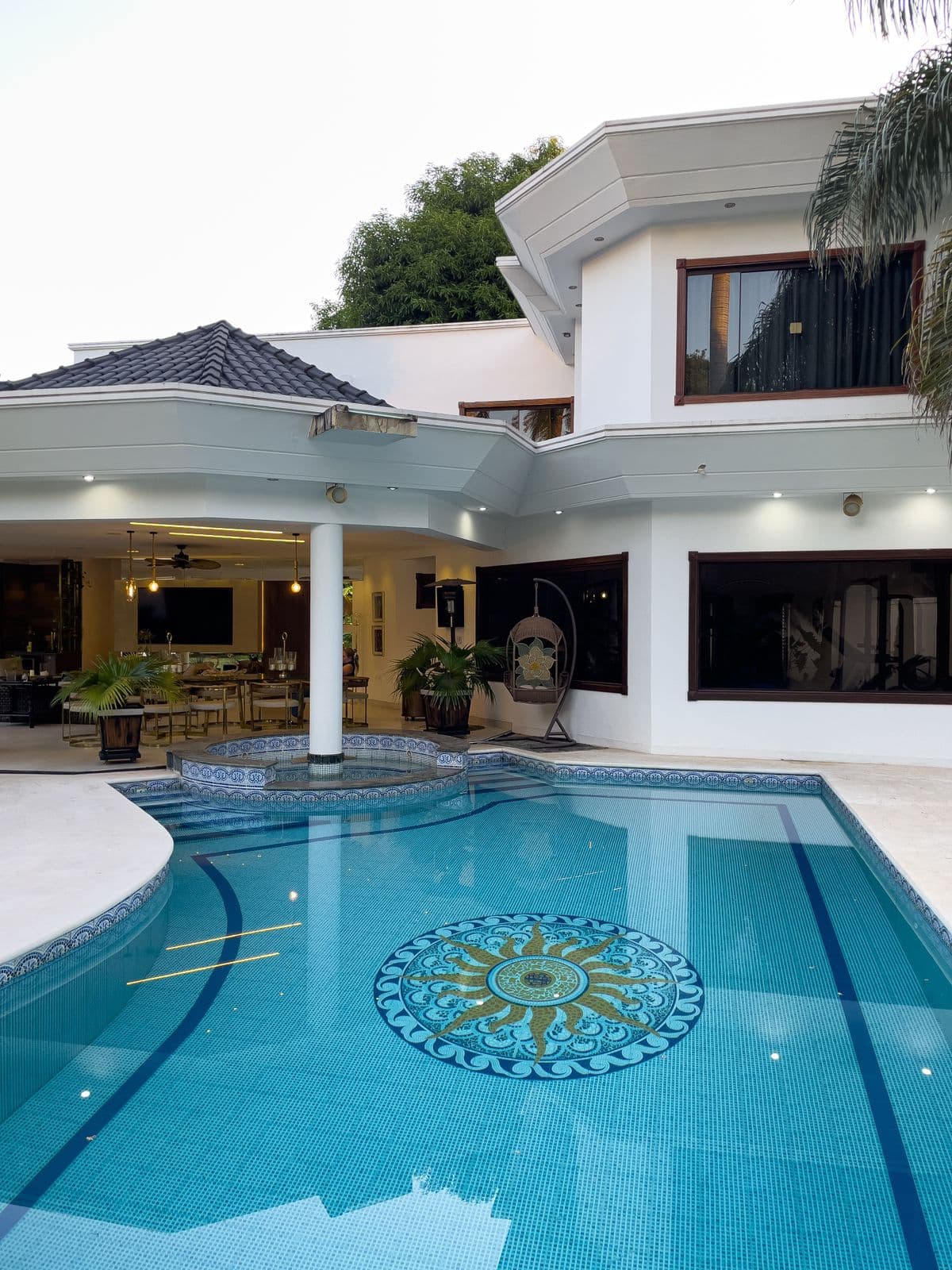 Gran residencia en 3 niveles, foto 2