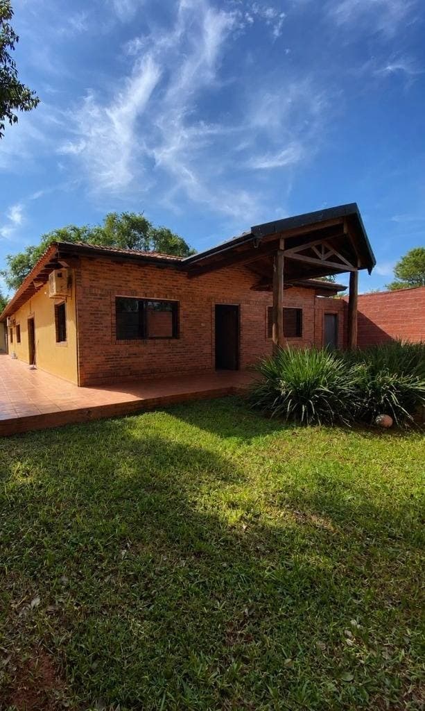 VENDO Hermosa casa quinta en San Lorenzo