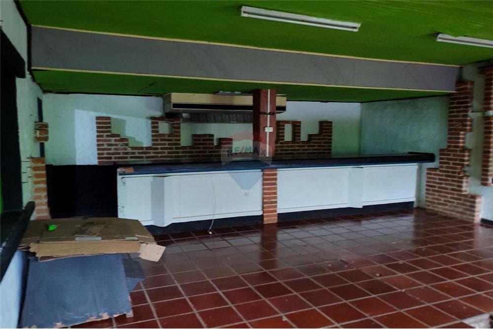 Local Comercial - Alquiler - Encarnación, Paraguay, foto 4
