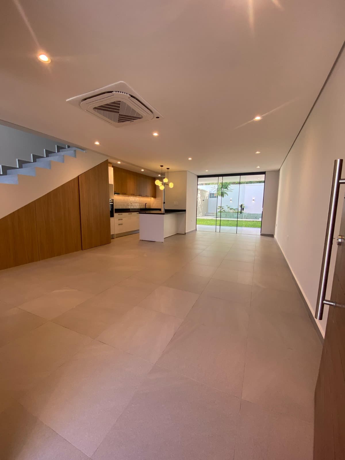 En venta – dúplex en tuyutí, foto 4