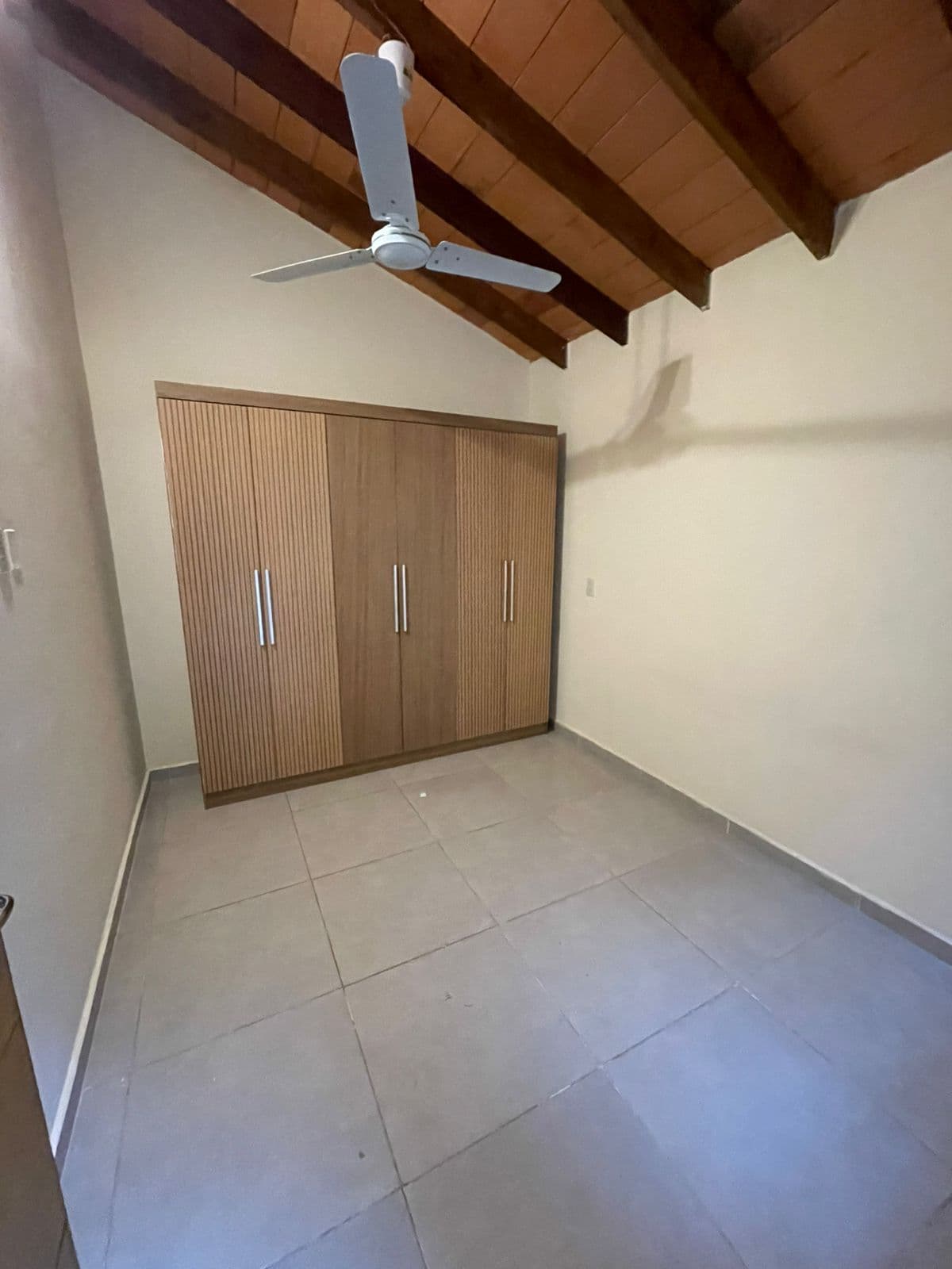 Casa de 2 Dormitorios en Villa Elisa | Patio | Gs. 3.000.000, foto 3