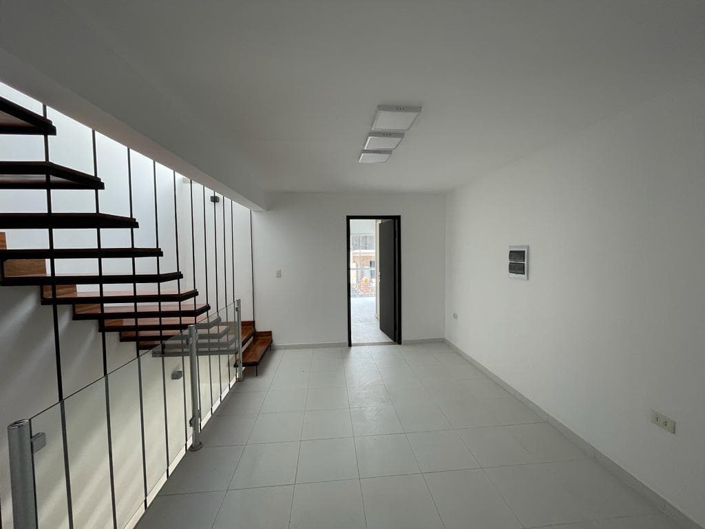 ¡ Vendo TRIPLEX en zona Parques del Yacht !, foto 2