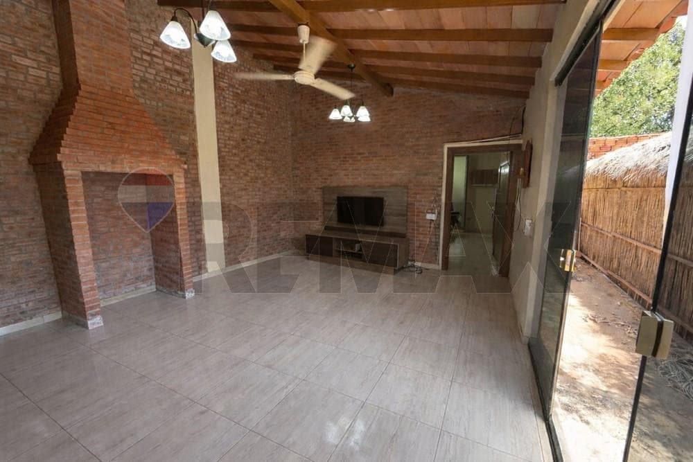 Casa - Alquiler - Aregua, Paraguay — foto 3