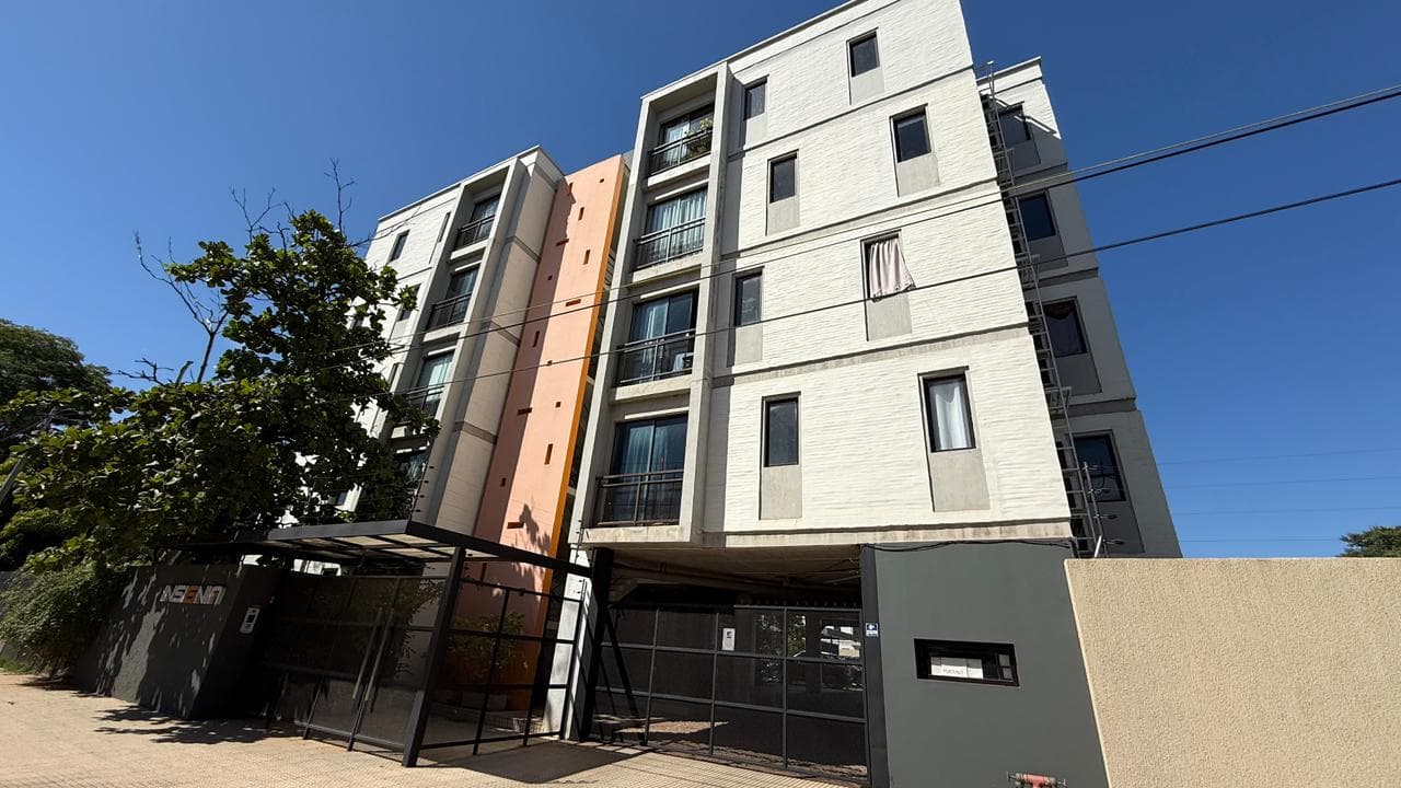 Dpto en Edificio INSIGN IA 1,calle 12 de Junio casi Gral Abdón, Luque, foto 1