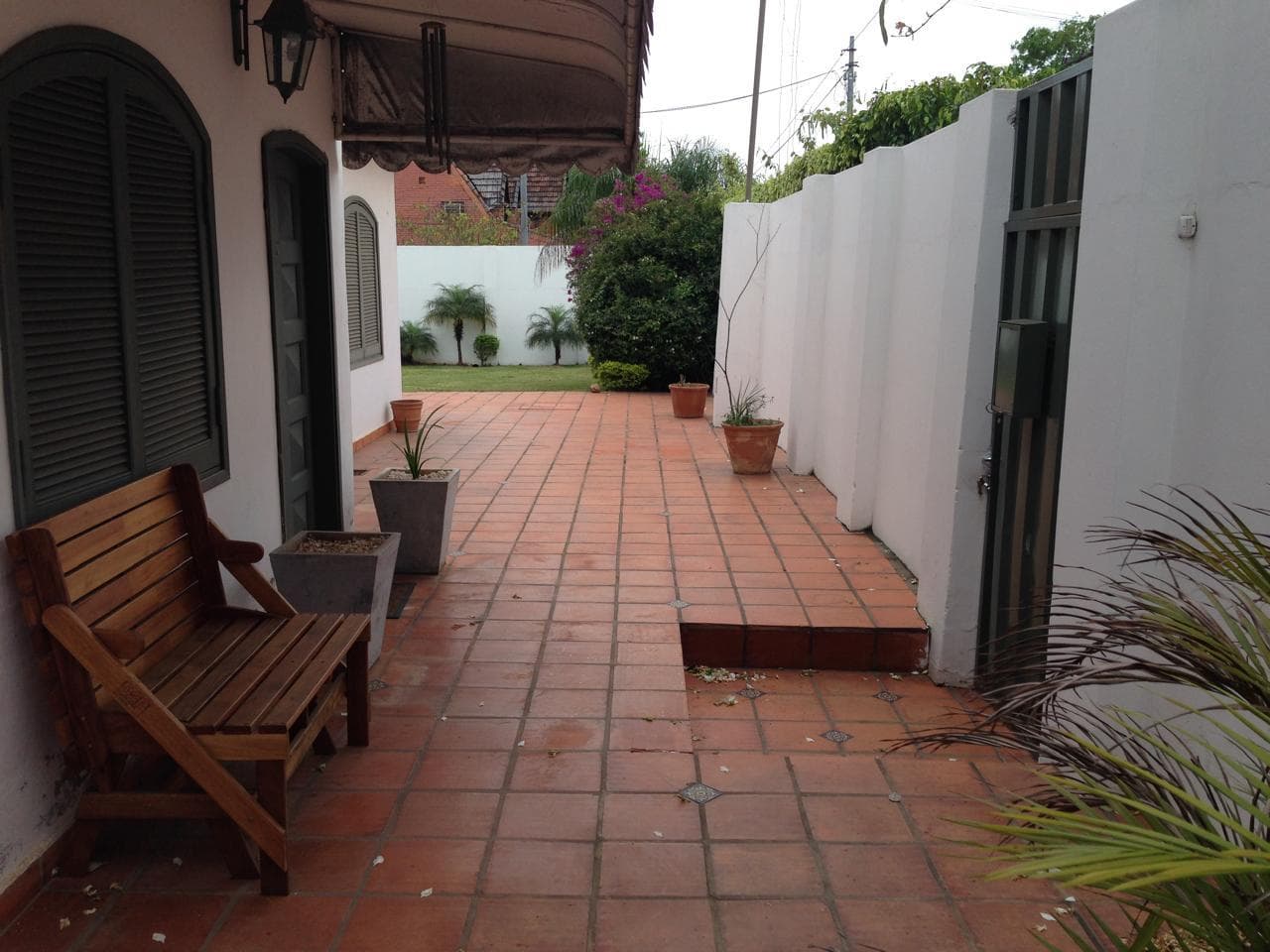 De dos terrenos en esquina – ycua satí, a cuadras del goethe, foto 5