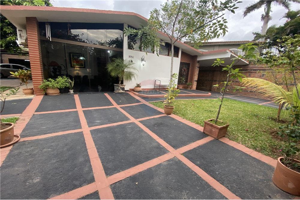 Hermosa casa en grupo hab. Aeropuerto, foto 1