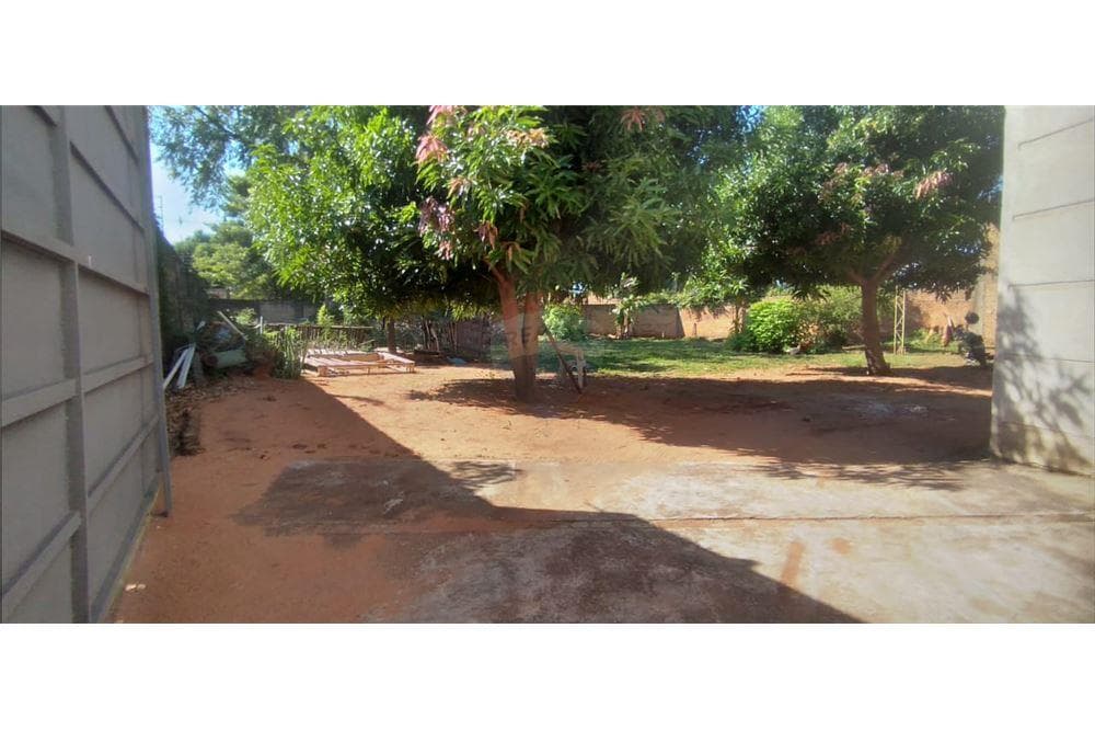 Tinglado con amplio patio en venta, foto 4