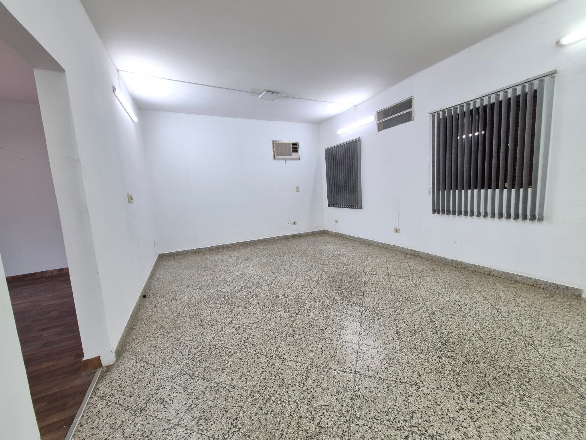 Local Ideal Para Comercio U Oficinas, Zona Centro, 2da. Proyectada — foto 3