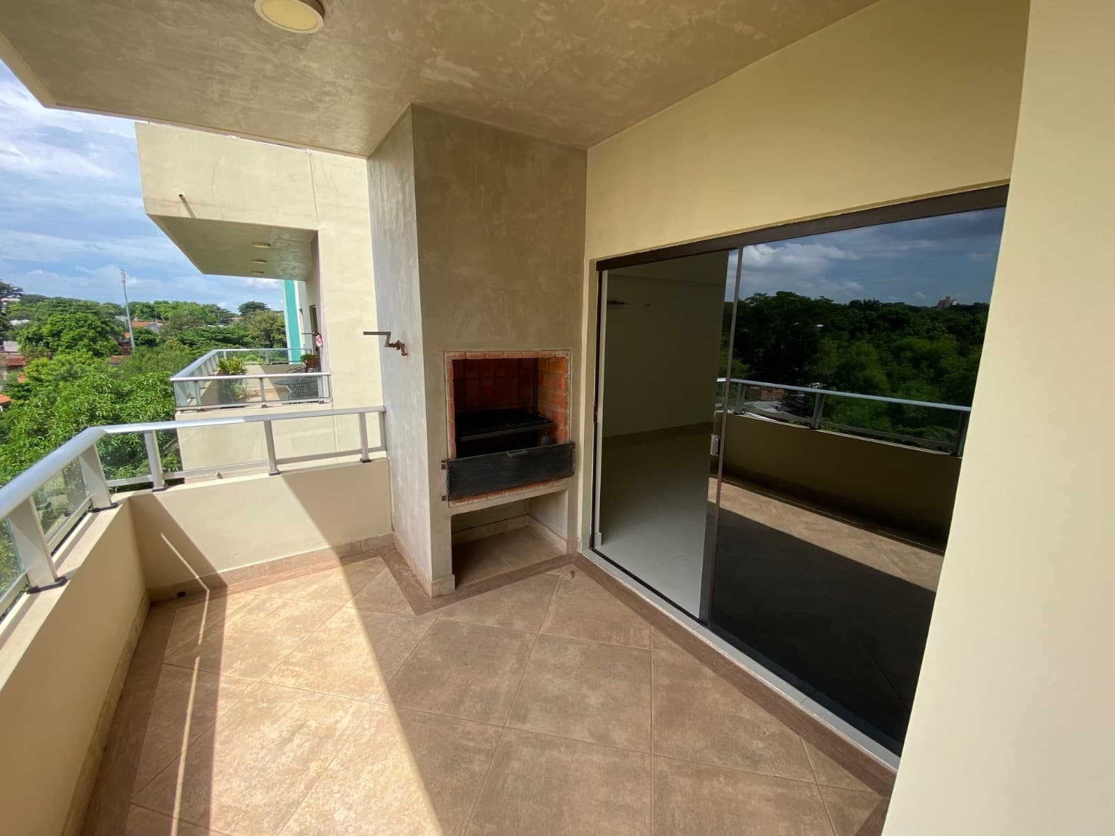 ¡Espacioso Departamento de 3 Dormitorios en Venta - Barrio San Vicente!!, foto 2