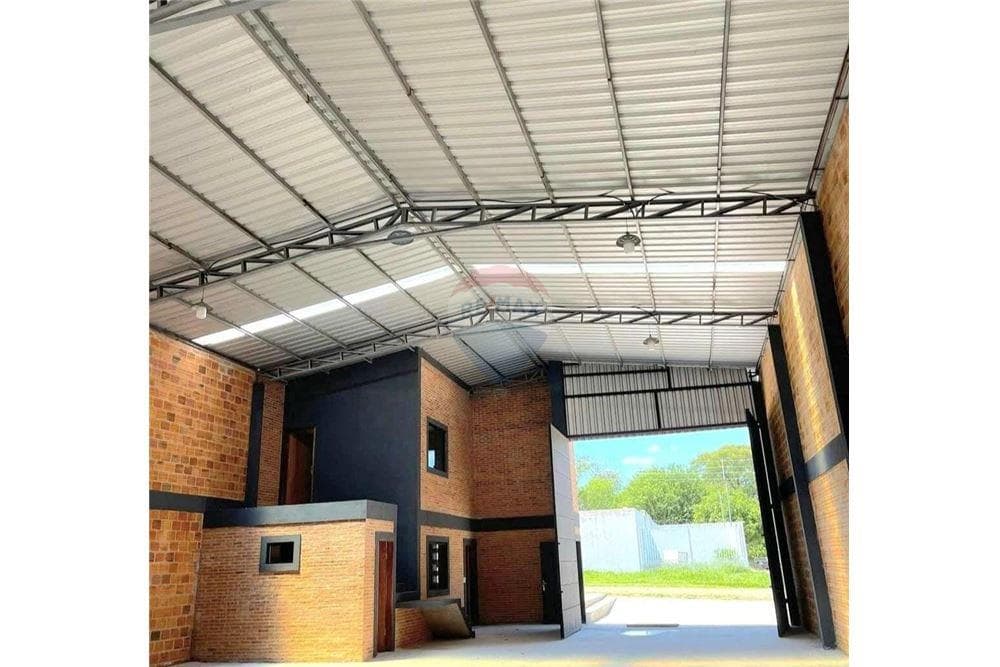 depósito de 330 m² cerca de Puerto Seguro, foto 2
