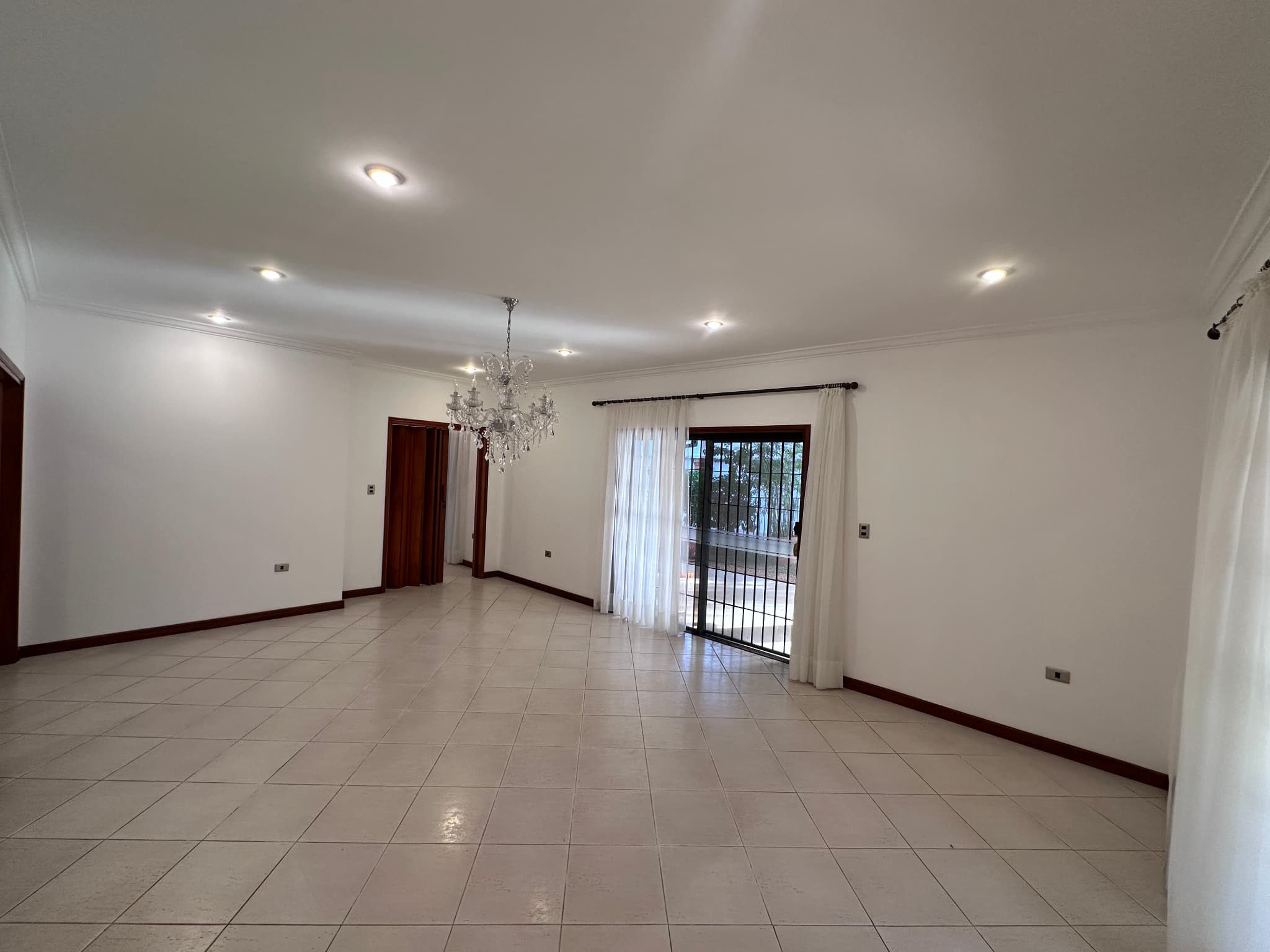 En alquiler residencia exclusiva en asuncion, foto 4
