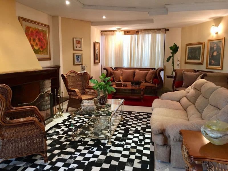 Casa en venta de 5 ambientes en Barrio Obrero, foto 5