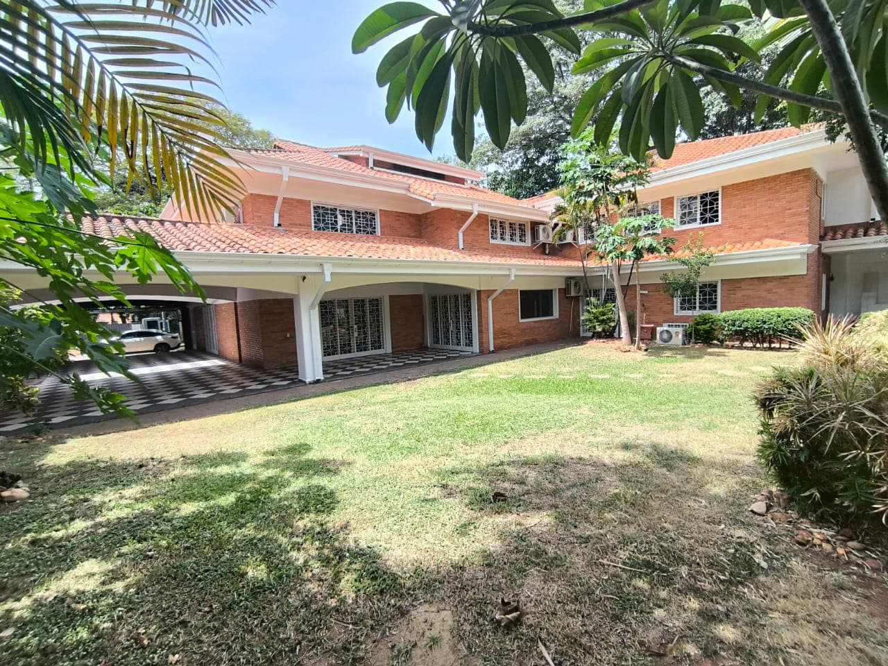 En venta residencia zona centenario, foto 1