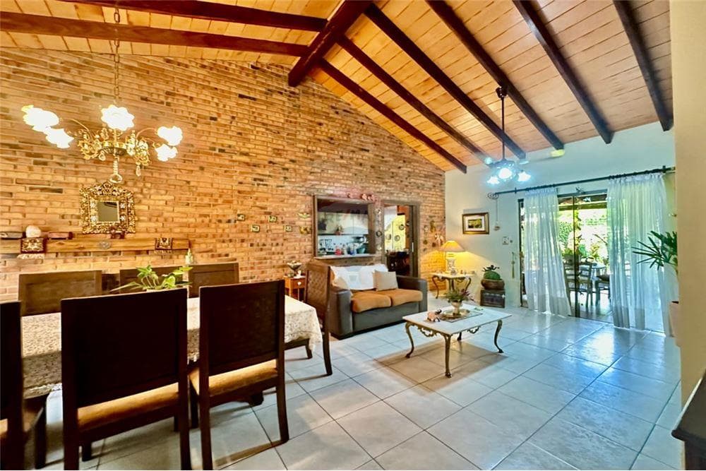 Hermosa Casa de Una Sola Planta en Loma Merlo, Luque, foto 3