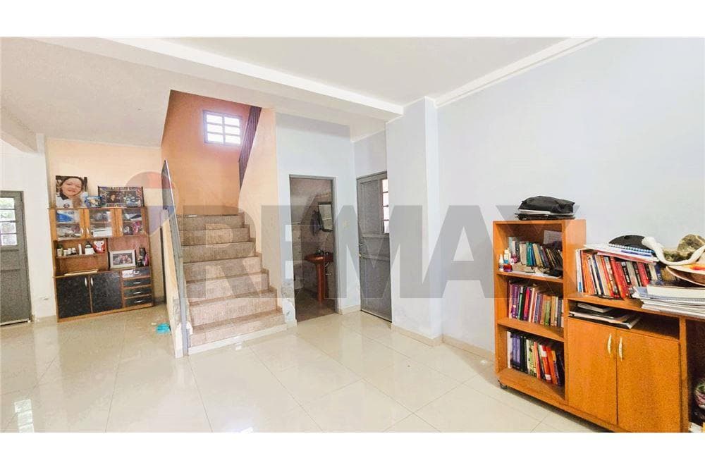 Casa - Alquiler - San Lorenzo, Paraguay, foto 3