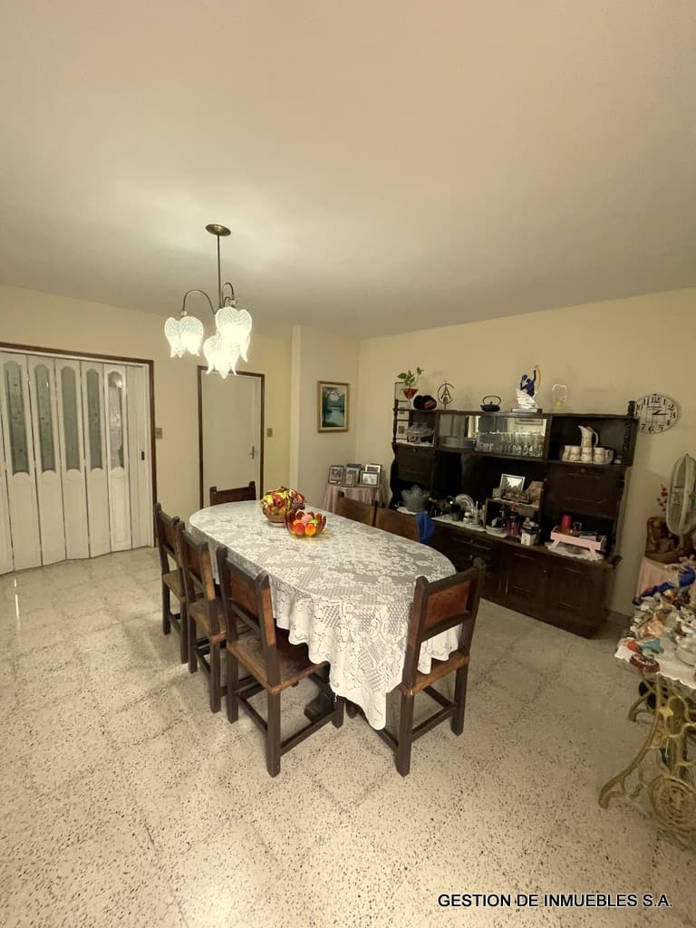Casa en esquina – a dos cuadras de peron v10-28-5 — foto 3