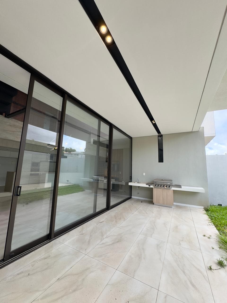 En VENTA !! PRECIOSO y AMPLIO DUPLEX Moderno Estilo Minimalista — foto 2